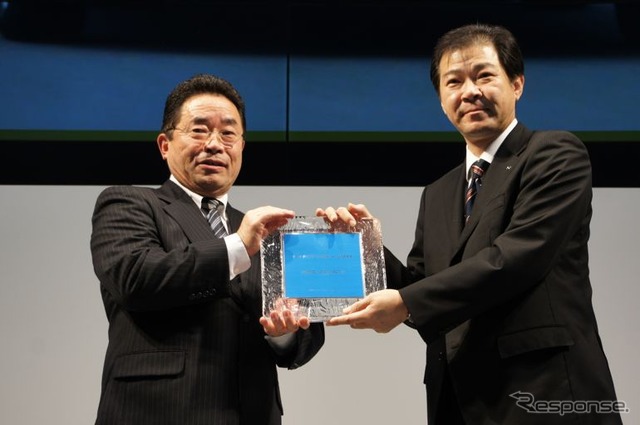 Nissan leaf automotive hall of fame #6