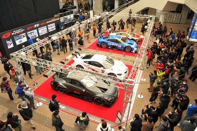 【大阪オートメッセ2017】SUPER GT…エンジン始動やトークショーで開幕戦をアピール 画像