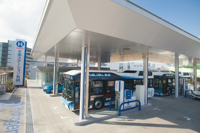 岩谷産業、東京ベイエリアに水素ステーションを開所…FCバスを15分で充填 画像