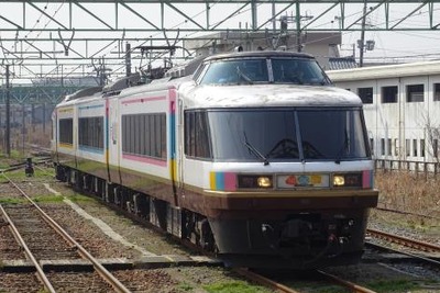 JR東日本「NO.DO.KA」2018年1月に引退へ…新潟の展望室付きカーペット列車 画像