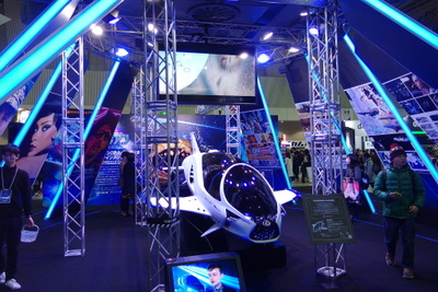 レクサスの宇宙船、実物大模型を展示---東京コミコン2017 画像