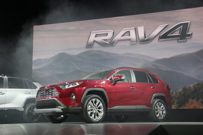 トヨタ RAV4 新型、「SUVとは何かを問いかけたい」佐伯禎一チーフエンジニア 画像