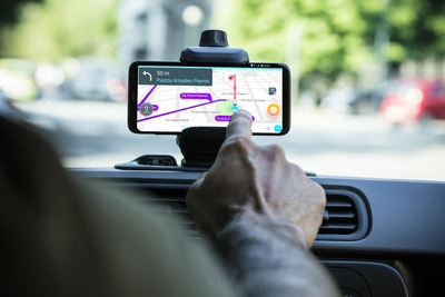フィアット パンダ に「Waze」…Google傘下のナビアプリをコネクトに統合 画像