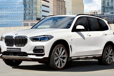 BMW X5 新型にPHV、EVモードは約3倍に…ジュネーブモーターショー2019で発表へ 画像