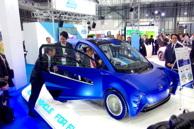 小泉環境大臣が東京モーターショー2019を視察…環境省が作った車の出品は初めて 画像