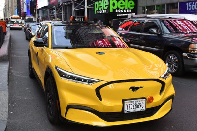 フォード マスタングEV がタクシー「イエローキャブ」に…米ニューヨーク市 画像