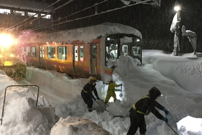 依然続く上越線と飯山線の大雪禍　1月17日の鉄道運休情報 画像