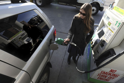 ガソリン価格、月曜日は値上げの日？…レギュラー161.8円/L　イードe燃費しらべ 画像