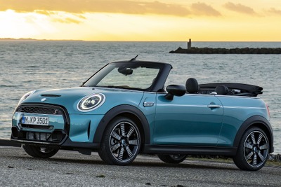 MINI『コンバーチブル』、デビュー30周年記念車は海がモチーフ…欧州設定 画像