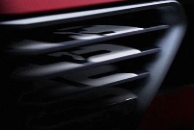 アルファロメオの新型車、ティザー写真公開…実車は8月30日発表予定 画像