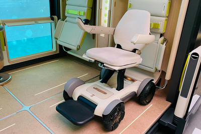 ロブーターが電動車椅子X40を発表…CES 2024 画像