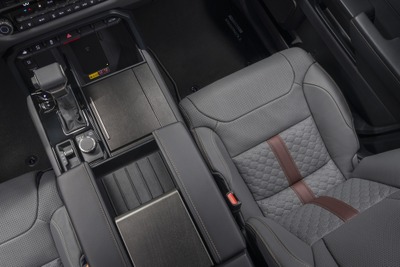トヨタの大型ピックアップトラック『タンドラ』、内装の高級感アップと燃料タンクを大型化 画像