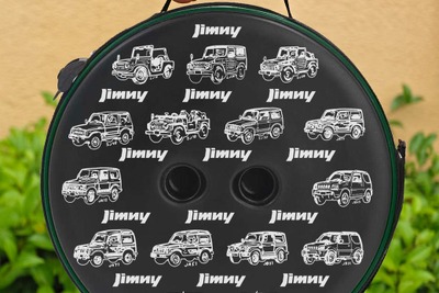 歴代『ジムニー』柄の折りたたみスツール、Amazonで販売開始 画像
