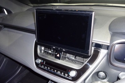同乗者のテレビ視聴を可能に、ブリッツの「テレビナビジャンパー」に『カローラクロス』など3車種が適合 画像