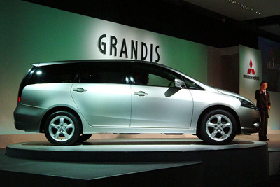 三菱、VWから『グランディス』用のディーゼル調達 画像