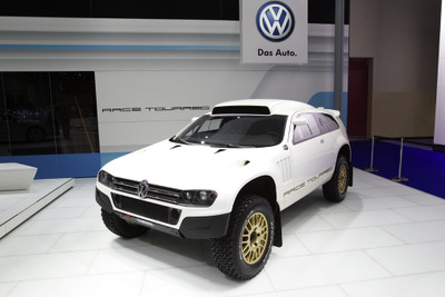 【カタールモーターショー12】VW レーストゥアレグ に公道仕様…「世界で最も有能なSUV」 画像