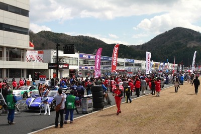 【Today'sオートガール】SUPER GT 第1戦 グリッド 画像