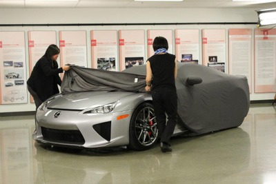 レクサス LFA、米国で最後の1台を納車 画像