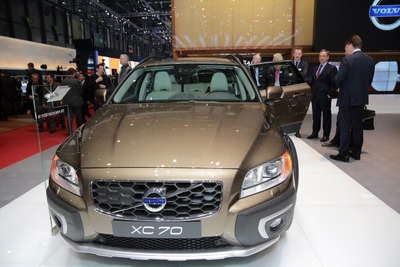 【ジュネーブモーターショー13】ボルボ V70 / XC70、大幅改良…フロントマスクを一新 画像