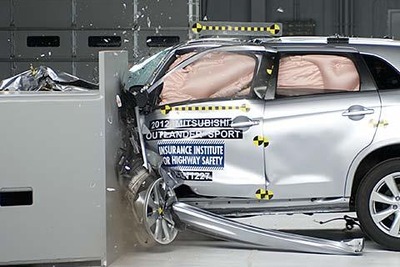 【IIHS衝突安全】三菱 RVR、新スモールオフセットで最高評価 画像