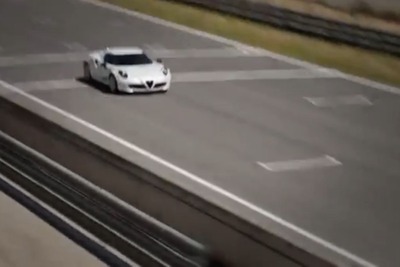 アルファロメオの新型スポーツカー、4C …サーキットを全開走行［動画］ 画像