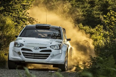 【WRC】ヒュンダイ、i20 WRCマシンのテスト画像を公開 画像
