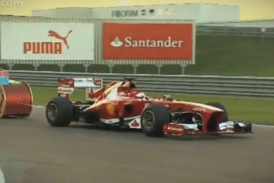 フェラーリのF1マシン、F138 …クリスマスプレゼントの配達準備完了［動画］ 画像