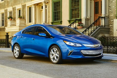 GMのPHV ボルト 新型、米国価格を発表…先代比で1200ドル値下げ 画像
