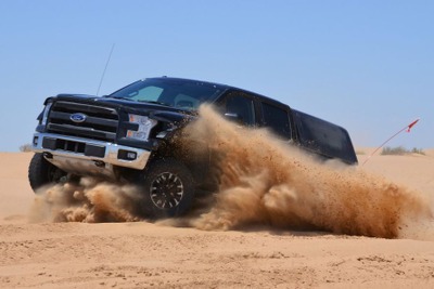 フォード F-150 新型に高性能版、「ラプター」…砂漠テストの様子を公開 画像