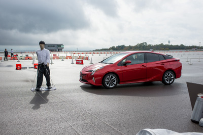 【トヨタ プリウス 新型】TSS Pで安全性向上…歩行者検知機能付き自動ブレーキを体験 画像