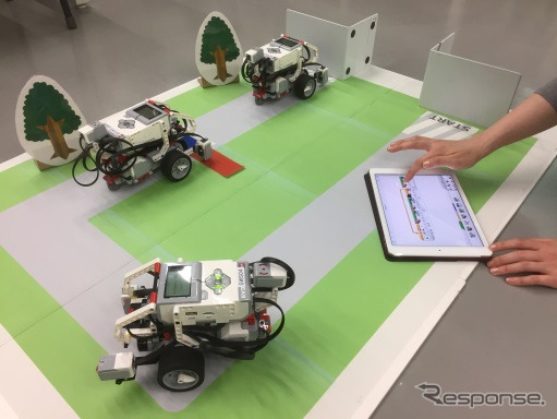 自動運転ロボットを走らせる