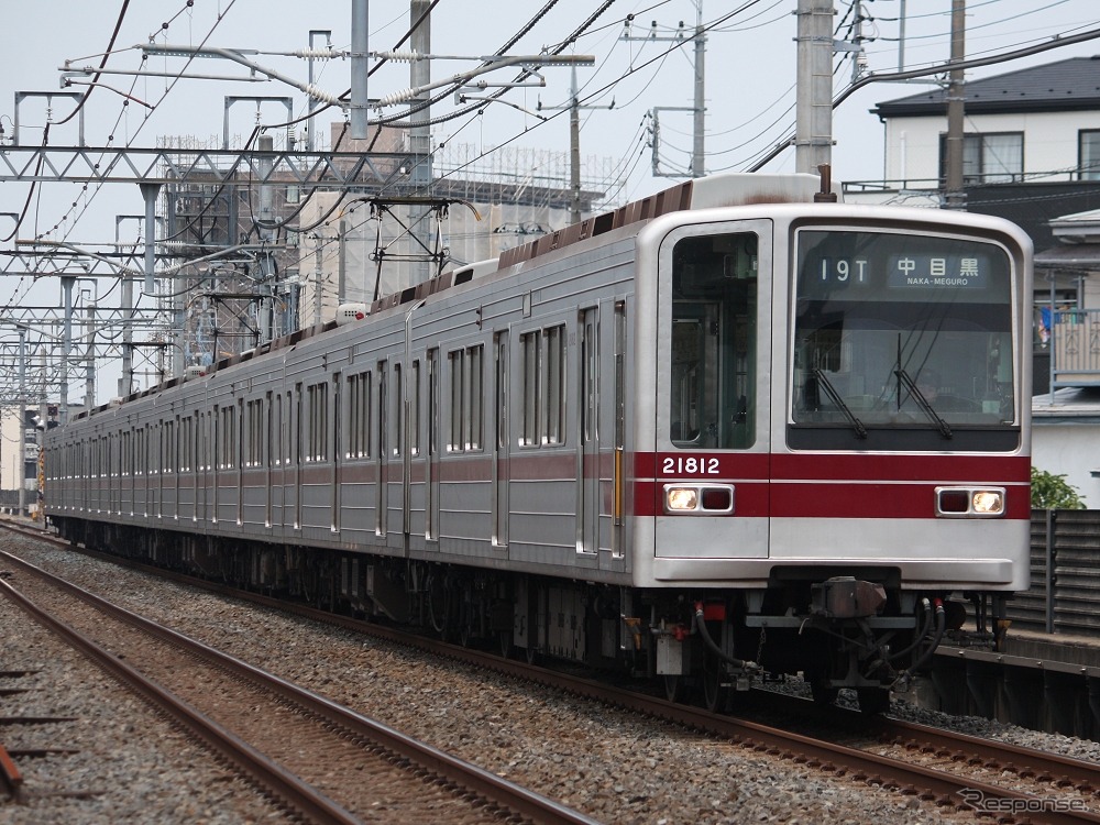2020年に伊勢崎線～日比谷線直通列車から撤退した東武20000系（写真は21812編成）・