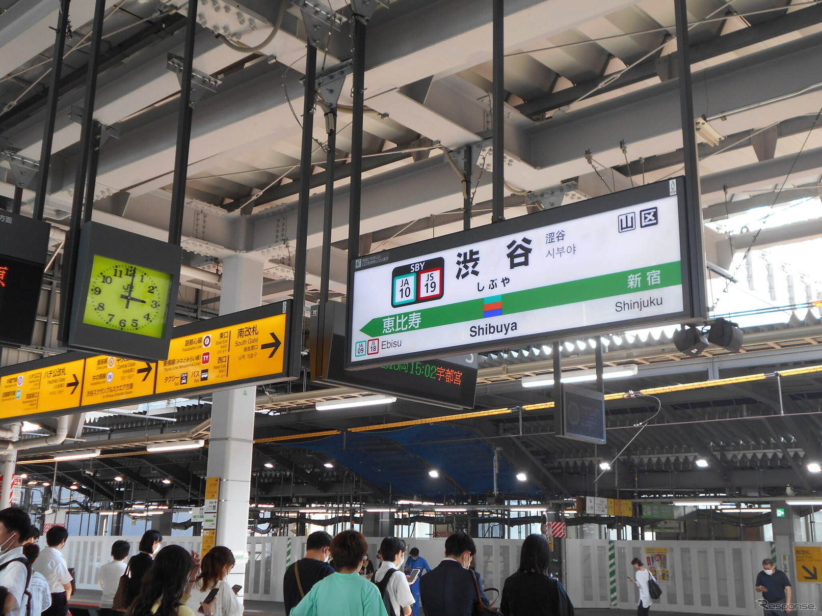 渋谷駅の埼京線ホーム。埼京線は山手線外回りの運休中、大崎～赤羽間で増発。同一線路を走る湘南新宿ラインは通常運行となる。