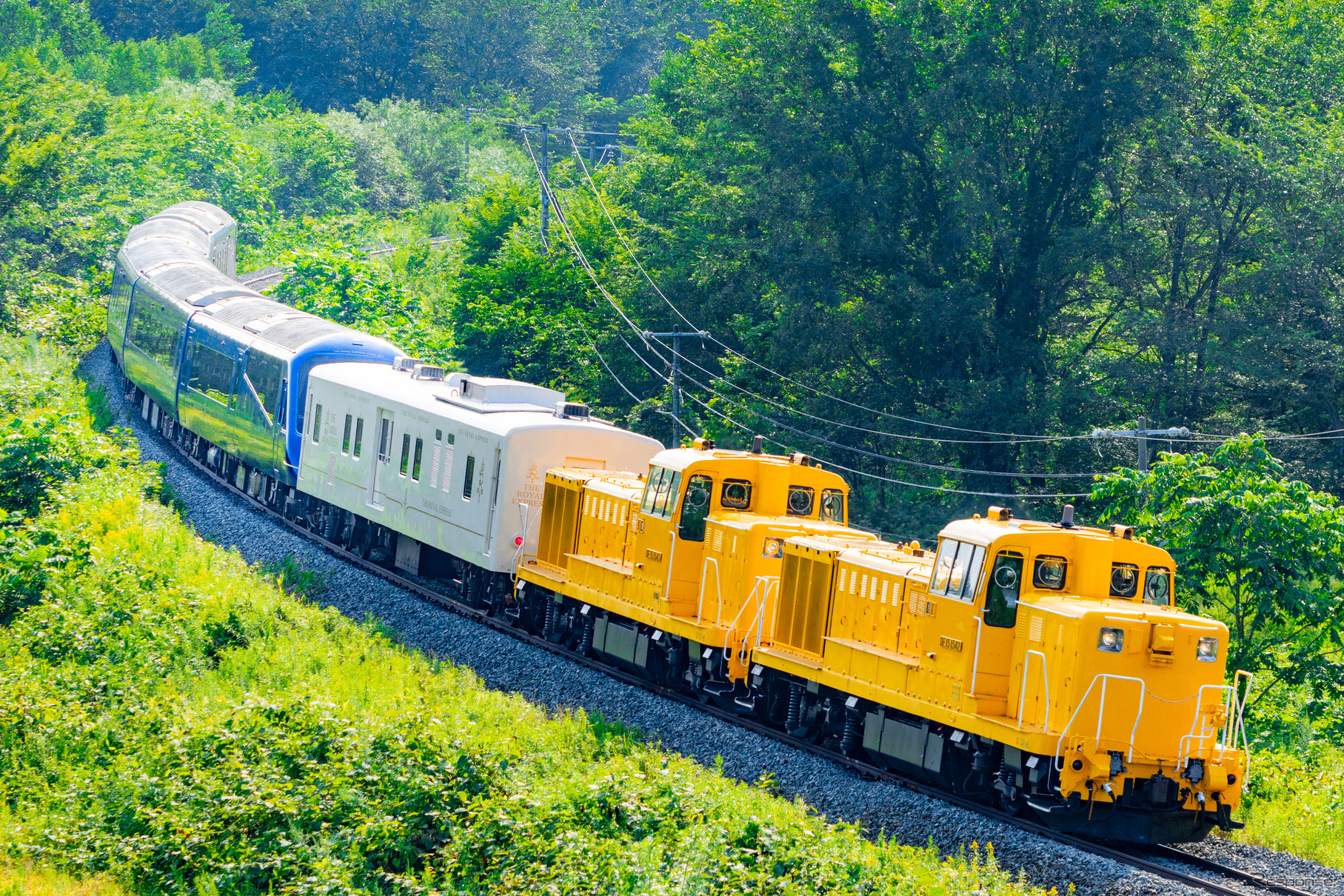 北海道ツアーでの『THE ROYAL EXPRESS』。四国ツアーでも機関車牽引となる。