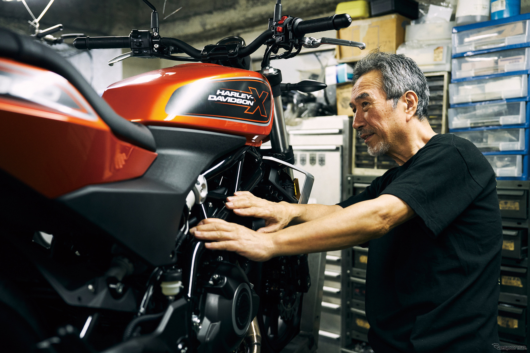 ハーレー X350をカスタムするホットドックカスタムサイクルズの河北啓二氏