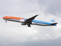 「オレンジ」のKLM特別塗装機、リオデジャネイロへ出発 画像