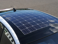 【トヨタ プリウスPHV 新型】世界初の駆動用ソーラー充電搭載…1日最大6.1km走行分を発電 画像