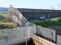 【新聞ウォッチ】メキシコ国境の「壁」建設命令で深まる対立---トランプ氏との会談中止、建設費に20%の輸入関税も 画像