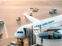 JAL、減収減益…国際旅客など低調　2016年4～12月期決算 画像