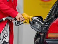 レギュラーガソリン、3週連続の値下がり…前週比0.4円安の133.1円 画像