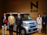 【ホンダ N-BOX 新型】寺谷日本本部長「旧モデルも売れるなかで異例の高レベル」…事前受注は2.5万台に 画像