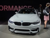BMW M3、軽量な「CS」公開…460hpに強化【ロサンゼルスモーターショー2017】 画像