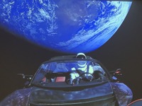 テスラの大型ロケット、打ち上げ成功…EVスポーツカーが宇宙空間へ 画像