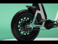 「eバイク」と原付のハイブリッドを市販化へ、ヤマハ電動モビリティの新戦略…電動スクーター『NEOS』予告も 画像