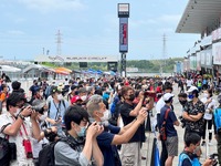 【鈴鹿8耐】久々のピットウォーク、青木宣篤選手の引退セレモニーも 画像