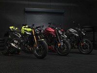 トライアンフ ストリートトリプル、765ccエンジン大幅刷新…限定車「Moto2エディション」も登場 画像