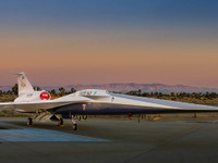 マッハ1.4の超音速、NASAがテスト機を公開---飛行禁止解除めざす 画像