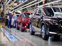 BMW、『X1』と『X2』の工場で生産能力拡大へ…「ノイエ・クラッセ」の生産も準備 画像