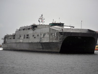 海上輸送用ジョイント・ハイスピード・ベセルズ、メイポート海軍基地に寄航 画像