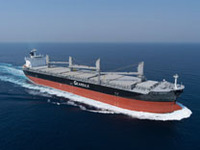 三井造船、世界最大級のオープンハッチ型一般貨物運搬船「フィンチ・アロー」を引き渡し 画像